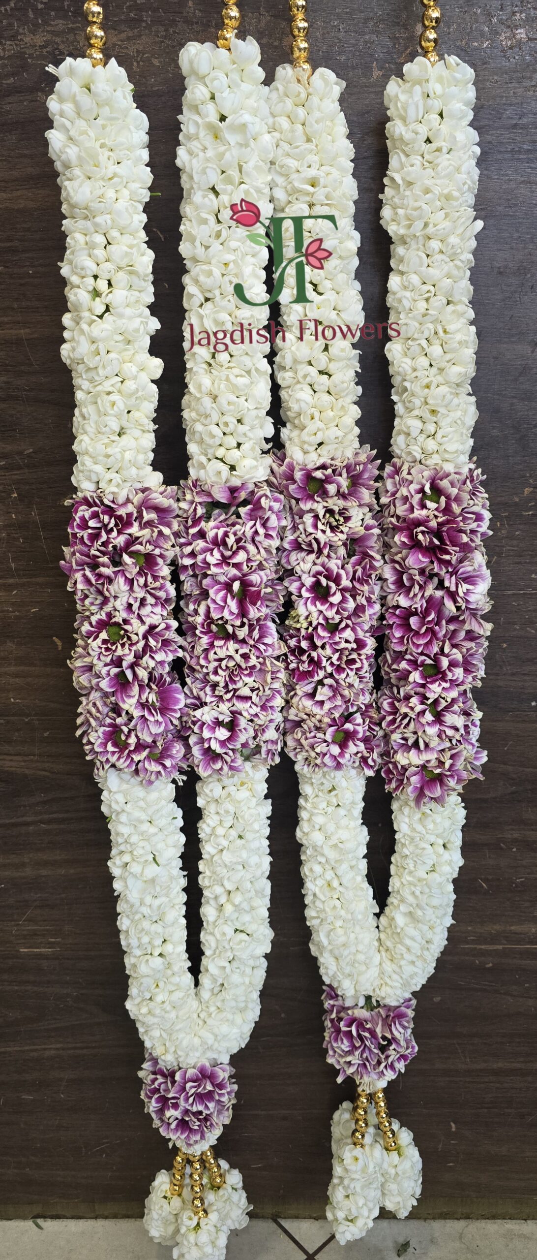 Premium fresh flower wedding haar with floral arrangements for Indian weddings