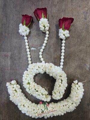 Luxury fresh flower hair accessories for bridal makeup and wedding hairstyles