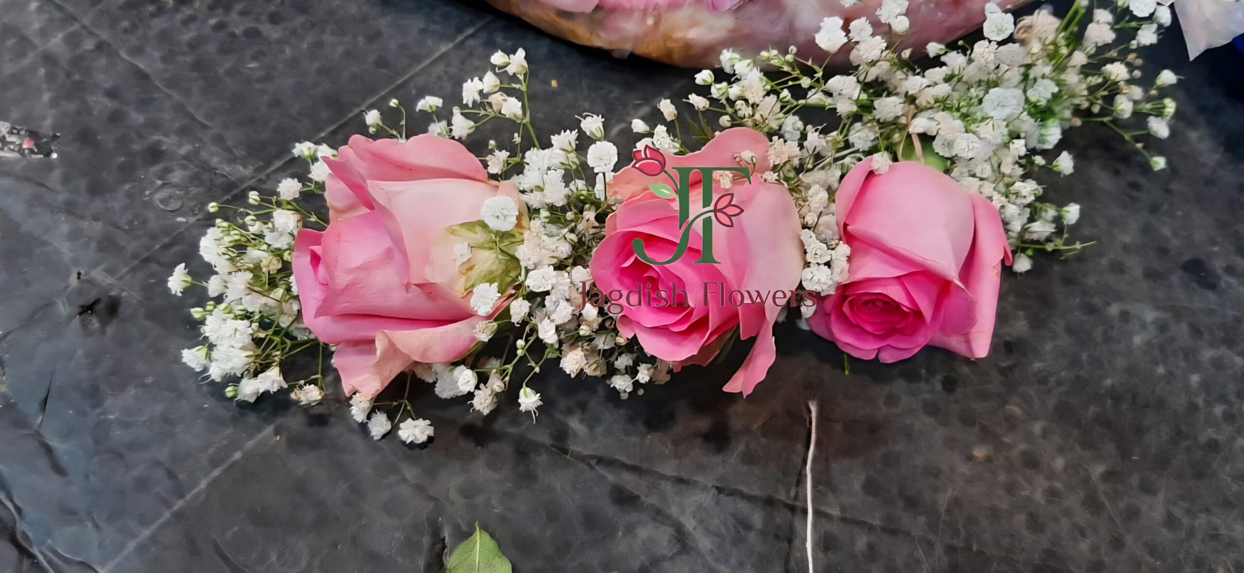 Handmade rose veni with fresh flowers for bridal hair decoration