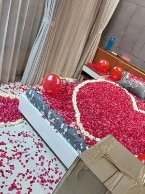 Romantic wedding room decoration with fresh flowers and elegant floral arrangements