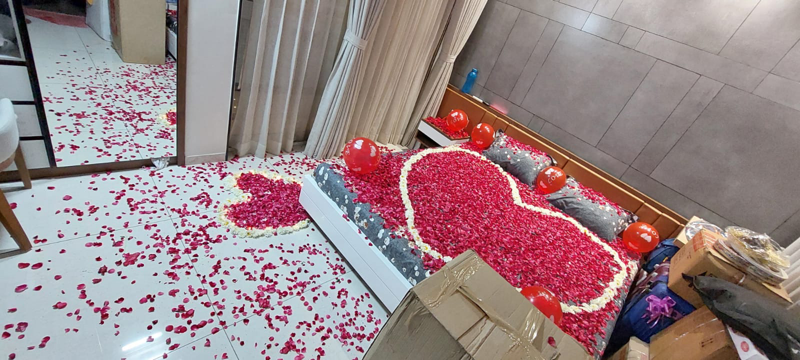 Romantic wedding room decoration with fresh flowers and elegant floral arrangements