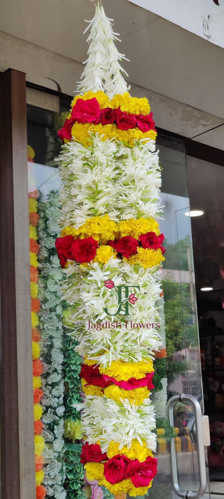 Traditional big flower haar for new car delivery decoration