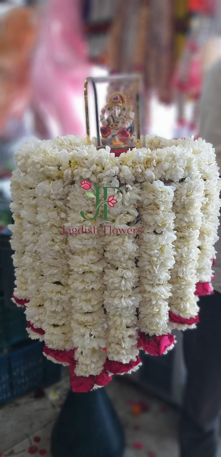 Luxury decorative tray arrangement with fresh flowers for engagement ceremonies at rajkot