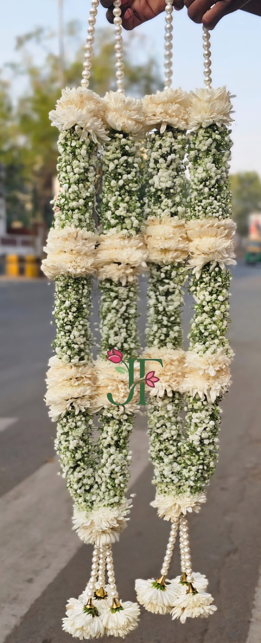 Luxury rose wedding mala with fresh flowers for Indian wedding ceremonies