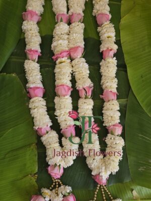 Luxury white and pink rose bridal wedding mala set with fresh handcrafted floral design for weddings in Rajkot.