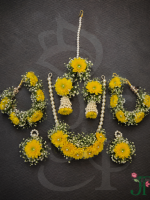 Yellow Bottam Flowers with Gypsophila ornament at Jagdish Flowers